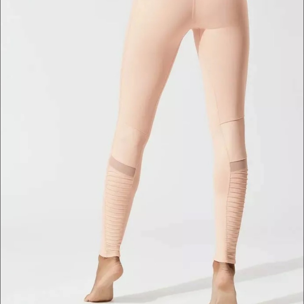 NWT ALO Yoga Leggings Small! - Picture 2 of 9